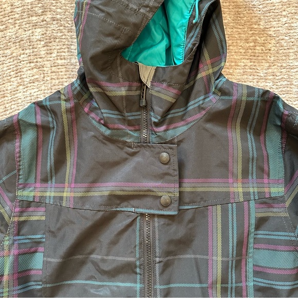 Empyre Shell Snowboarding / Skiing Jacket - Picture 3 of 10